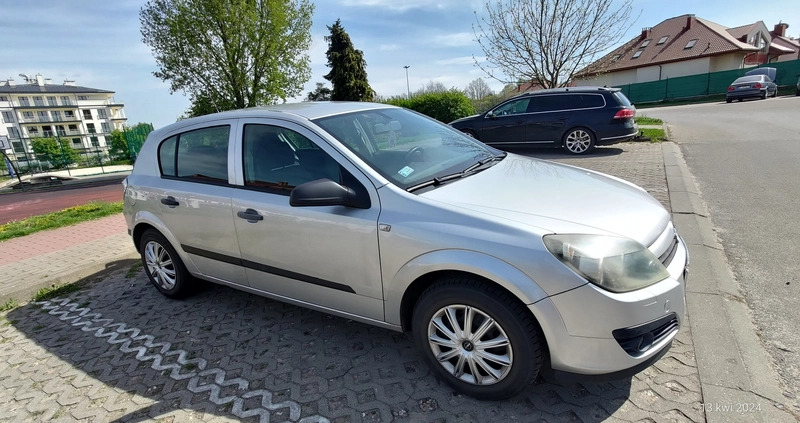 Opel Astra cena 6900 przebieg: 255000, rok produkcji 2004 z Łódź małe 11